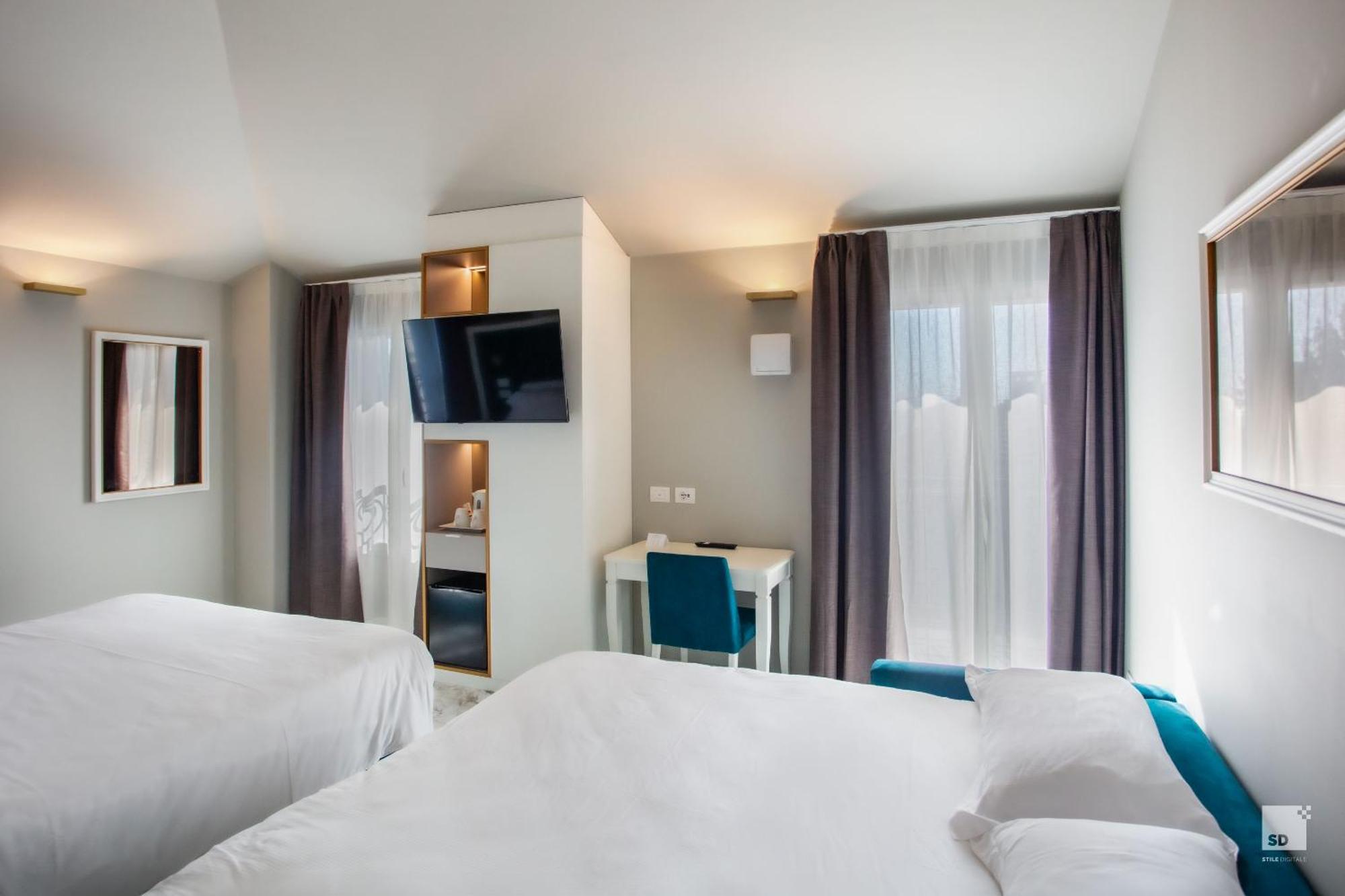 Hotel Villa Elena ヴァラッツェ エクステリア 写真