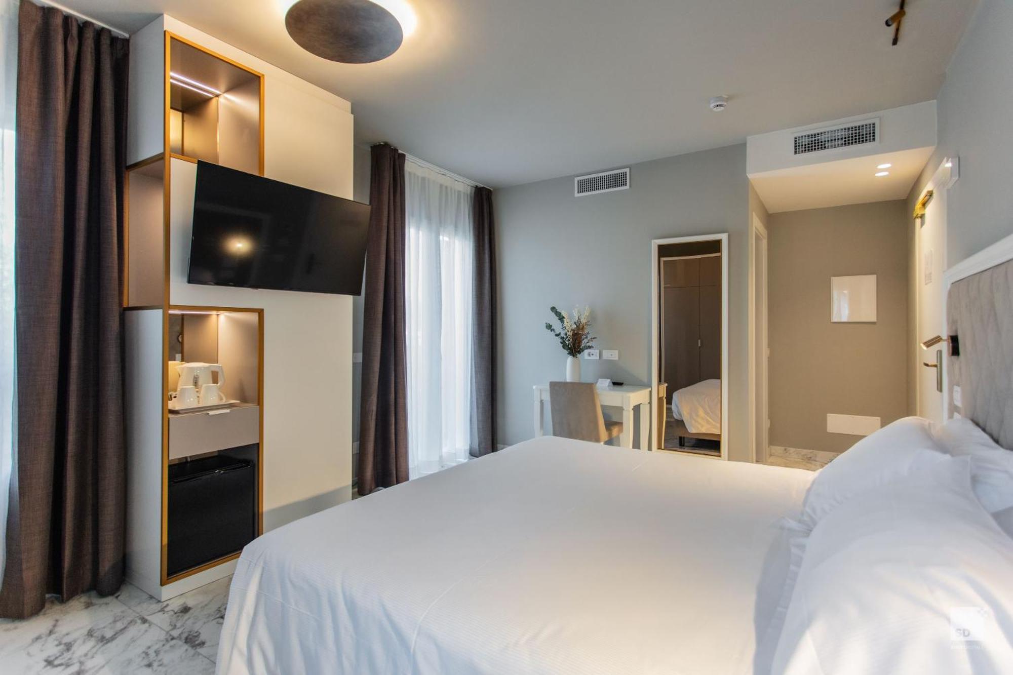 Hotel Villa Elena ヴァラッツェ エクステリア 写真