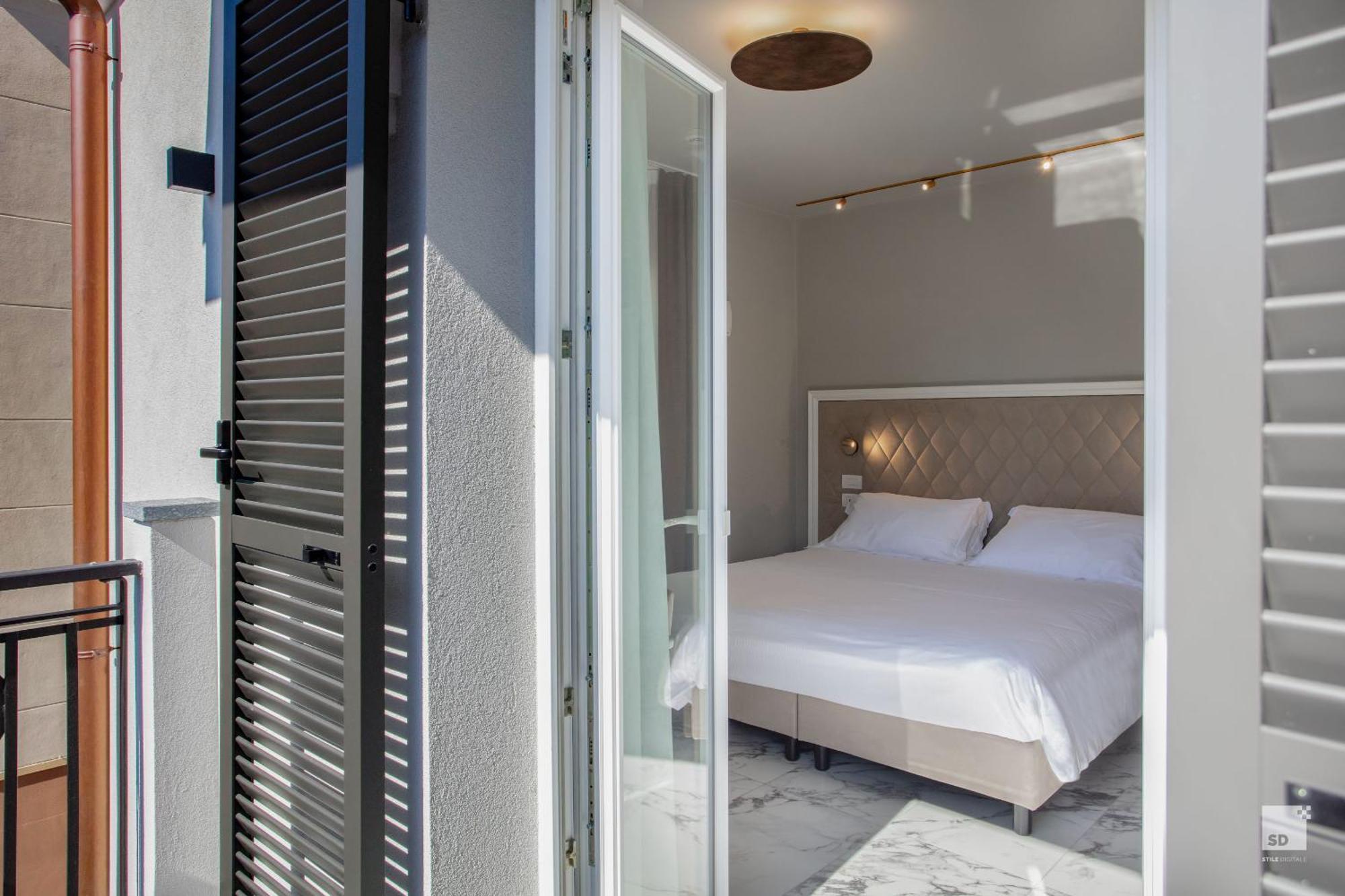 Hotel Villa Elena ヴァラッツェ エクステリア 写真