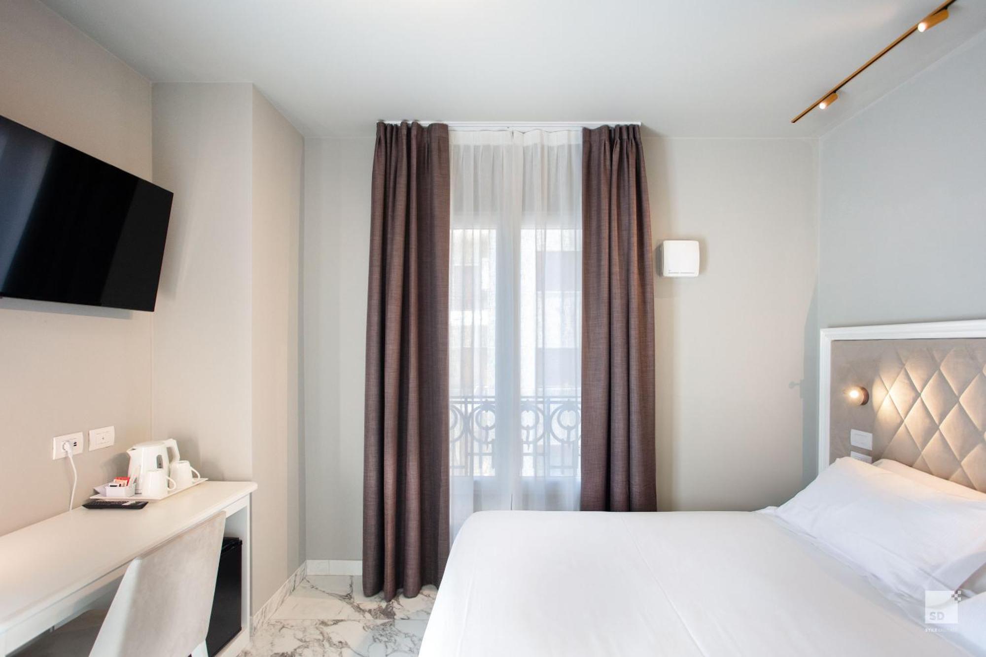 Hotel Villa Elena ヴァラッツェ エクステリア 写真