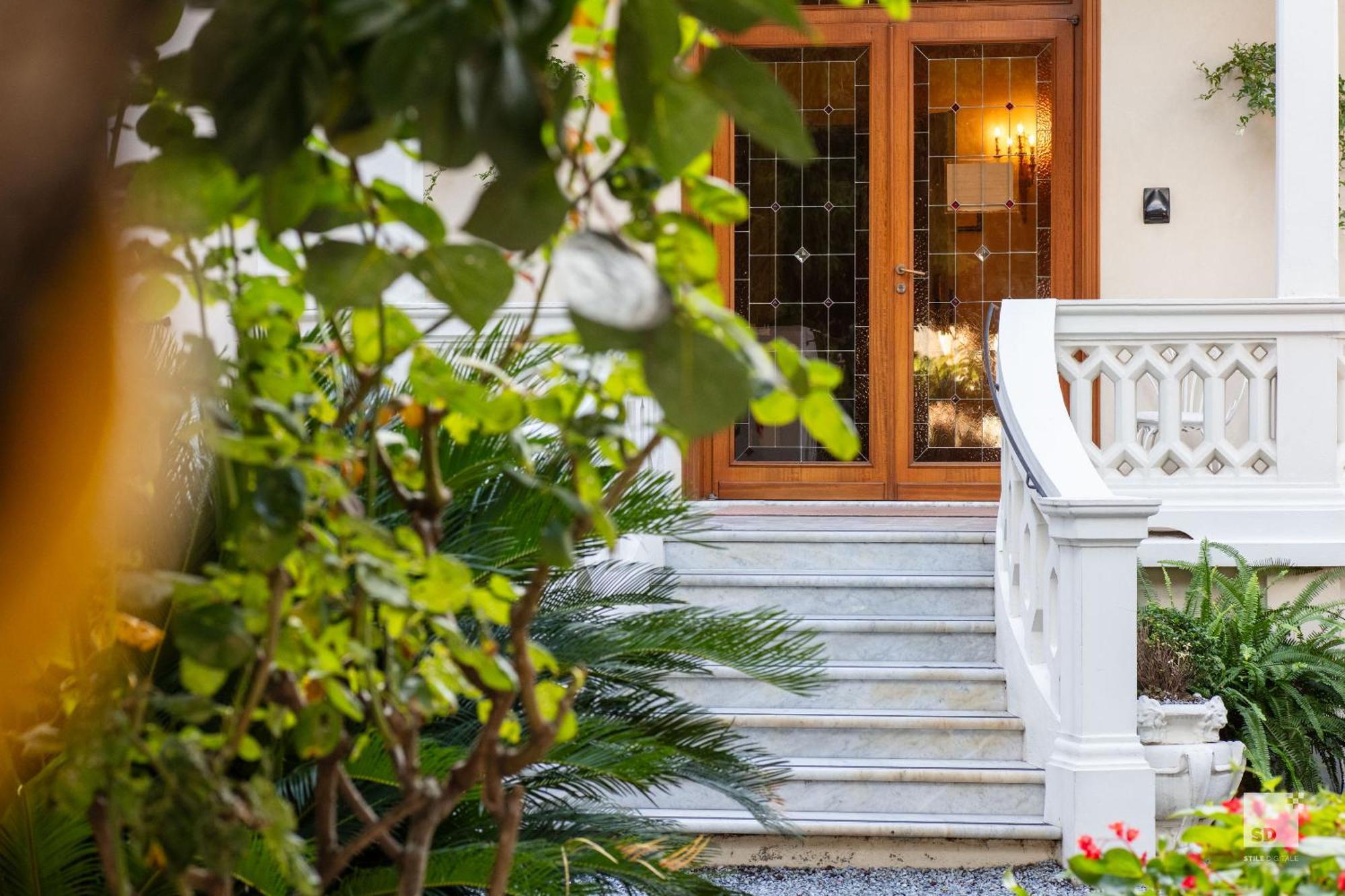 Hotel Villa Elena ヴァラッツェ エクステリア 写真