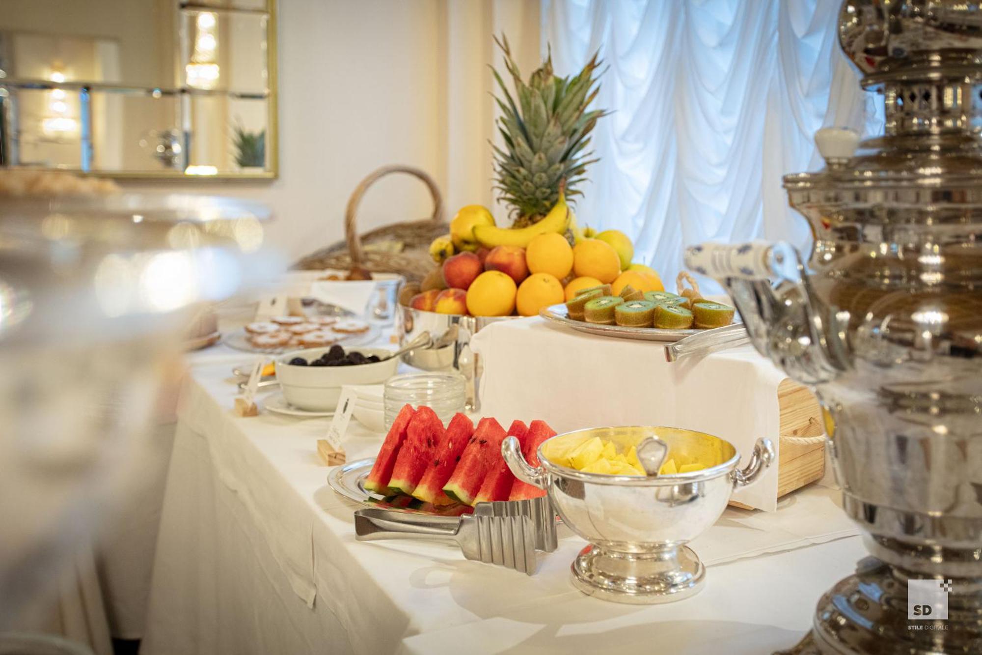 Hotel Villa Elena ヴァラッツェ エクステリア 写真