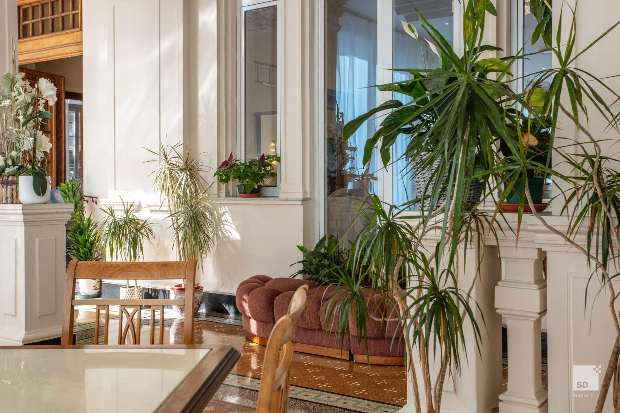 Hotel Villa Elena ヴァラッツェ エクステリア 写真