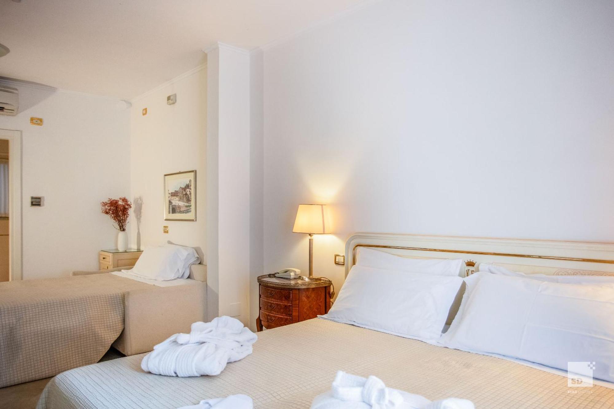 Hotel Villa Elena ヴァラッツェ エクステリア 写真