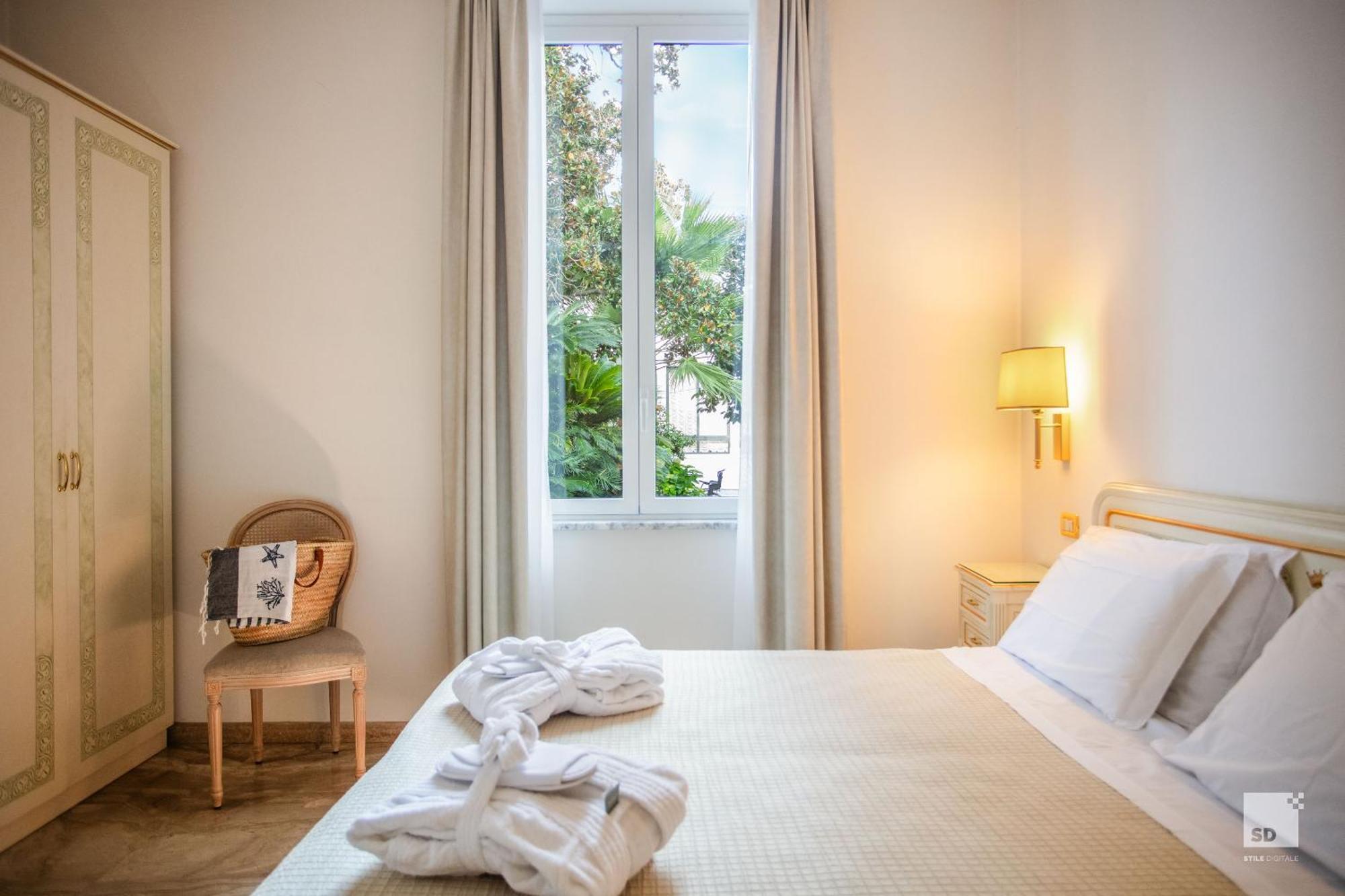 Hotel Villa Elena ヴァラッツェ エクステリア 写真