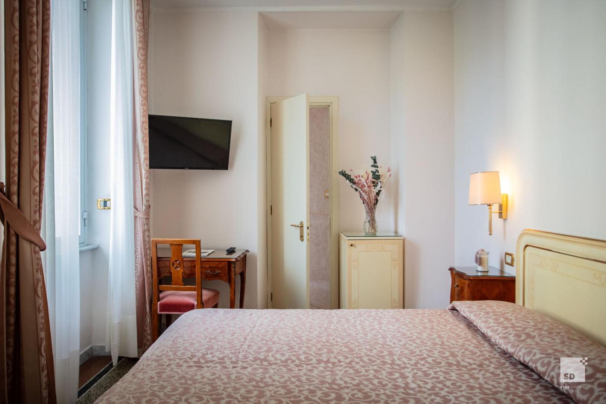 Hotel Villa Elena ヴァラッツェ エクステリア 写真
