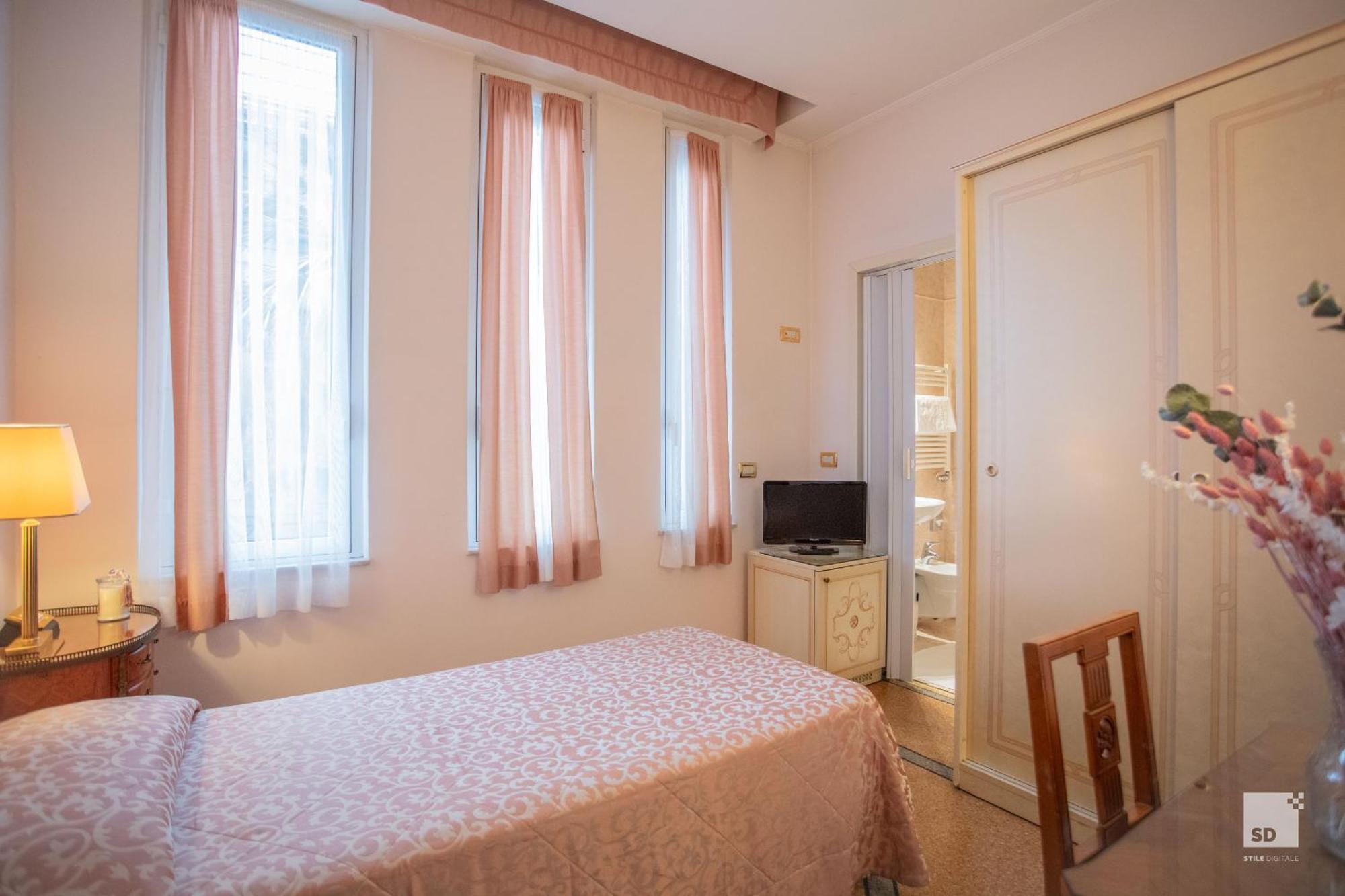Hotel Villa Elena ヴァラッツェ エクステリア 写真
